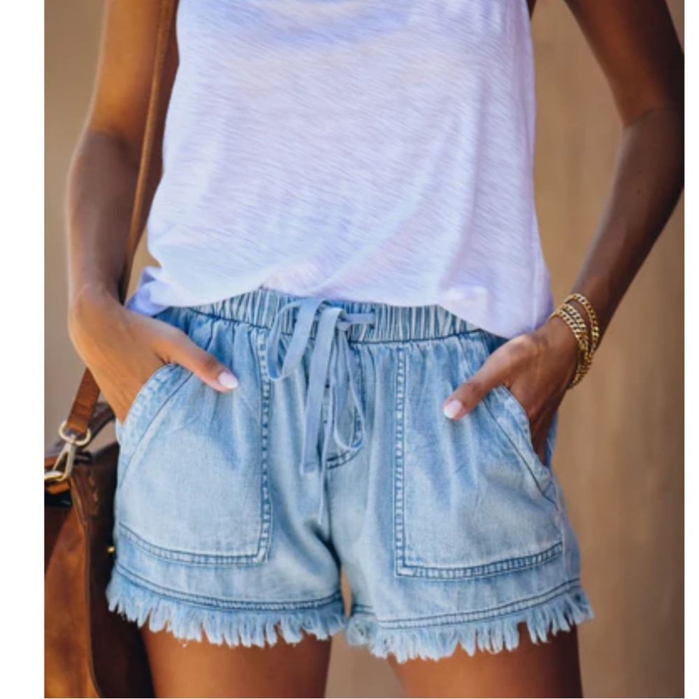 VICI Saddleback Pocketed Frayed Tencel Short